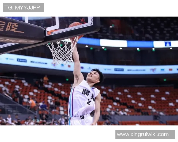 徐杰的篮球之路：从青涩少年到职业赛场的璀璨明星