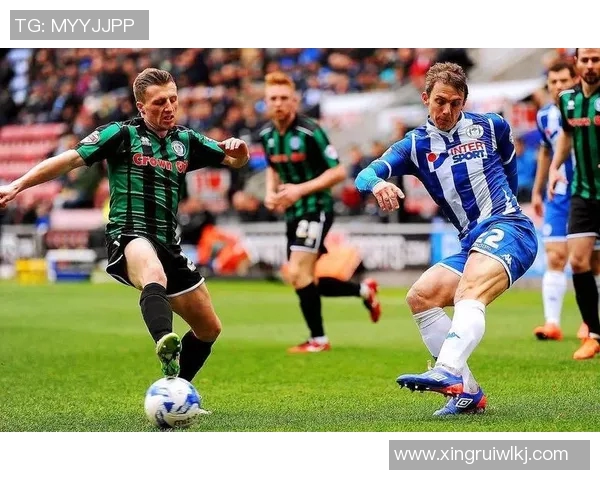 英冠焦点战哈德斯迎战雷丁争夺关键三分全力以赴展现实力